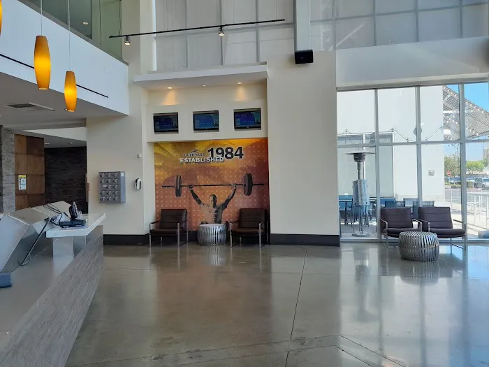 LA Fitness Picture 7
