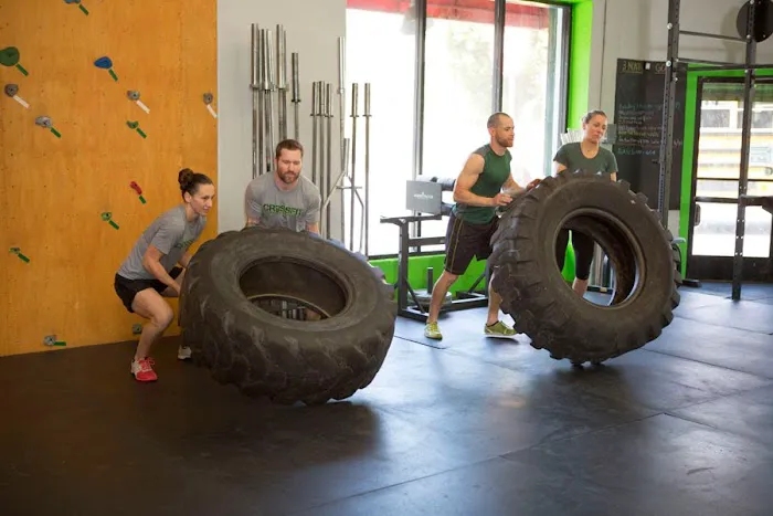 Peak 5 Fitness - CrossFit, Bootcamp, Personal Trainer Picture 1