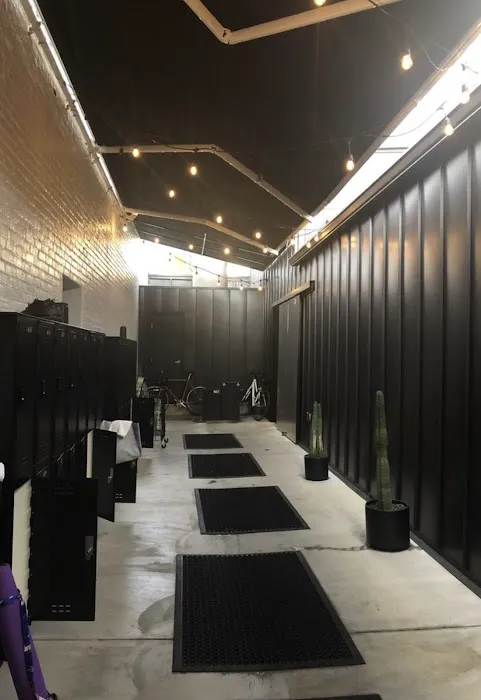 Y7 Studio Silver Lake Picture 5