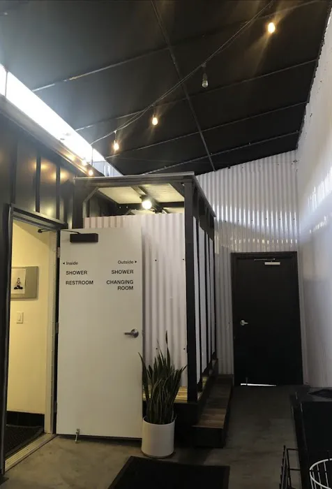 Y7 Studio Silver Lake Picture 4