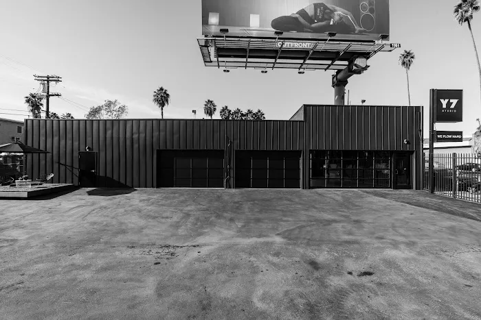 Y7 Studio Silver Lake Picture 10