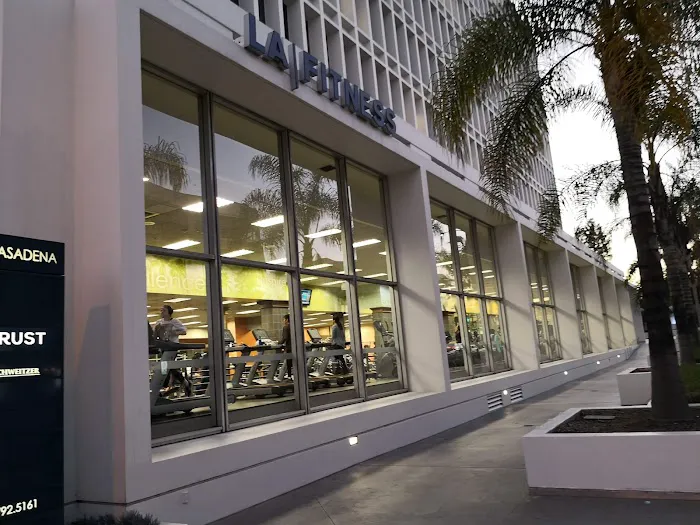 LA Fitness Picture 4