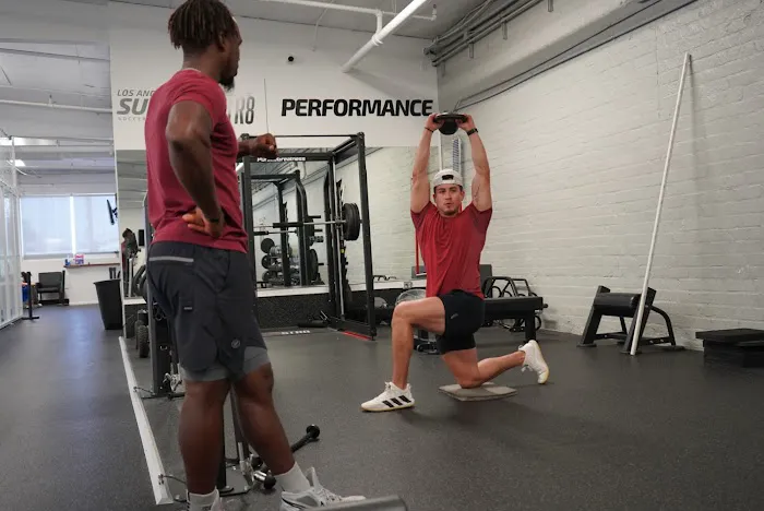 STR8 Performance Picture 2