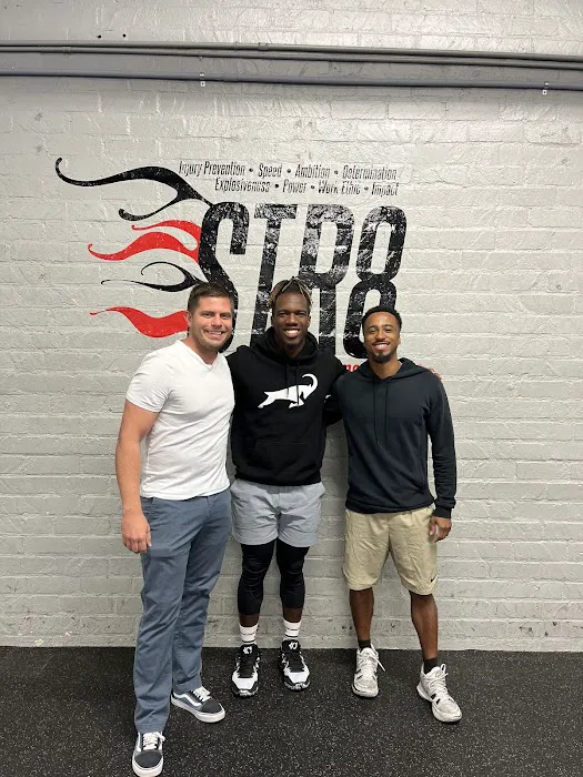 STR8 Performance Picture 4