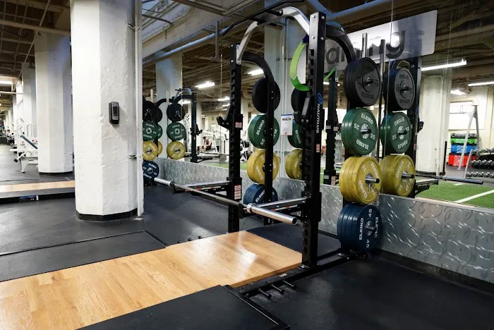 24 Hour Fitness Picture 8