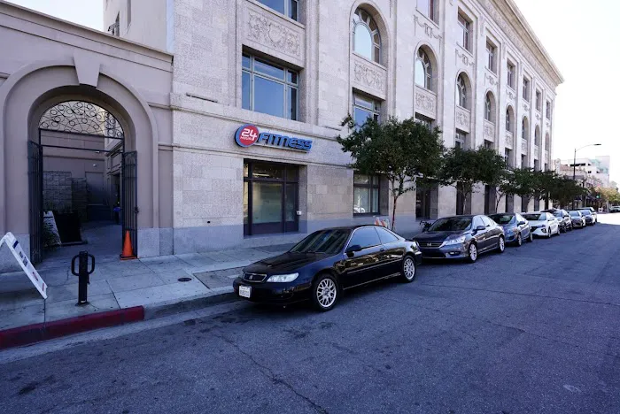 24 Hour Fitness Picture 3