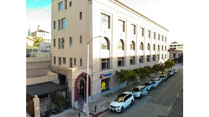 24 Hour Fitness Picture 5