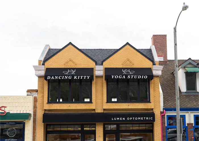 Dancing Kitty Yoga Studio Picture 4