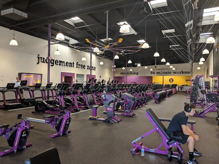Planet Fitness Picture 7