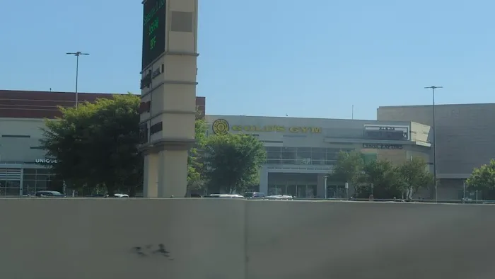 Gold's Gym West Covina Picture 7