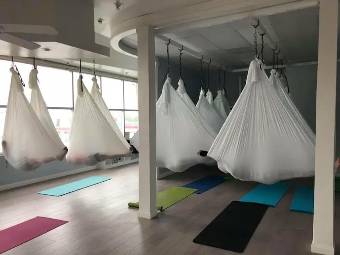 Violet Yoga Fitness Picture 9