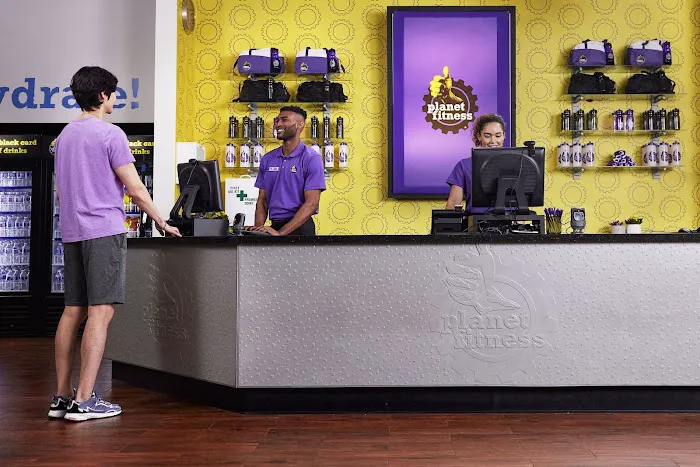Planet Fitness Picture 10