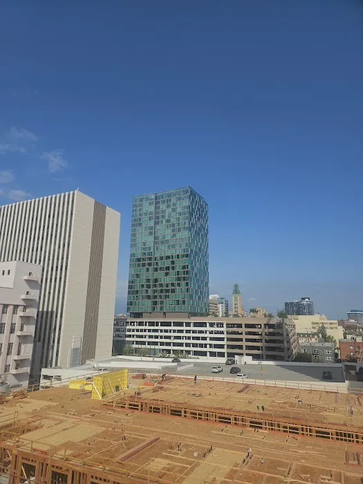 Hot 8 Yoga Picture 7