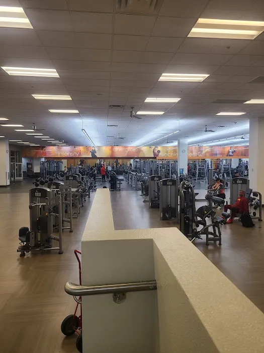 LA Fitness Picture 8