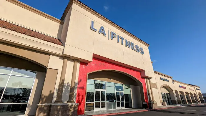 LA Fitness Picture 4