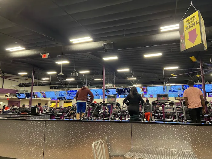 Planet Fitness Picture 9