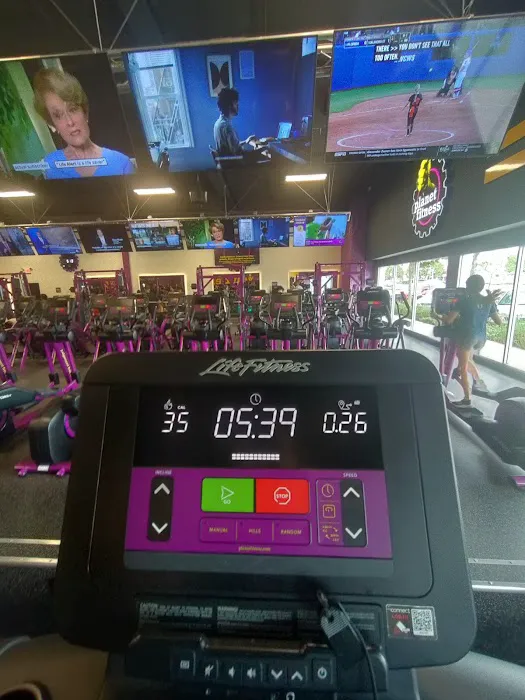 Planet Fitness Picture 7
