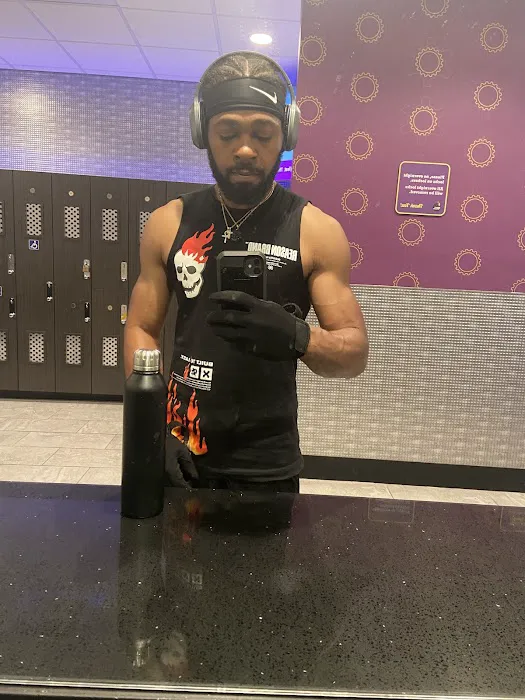 Planet Fitness Picture 10