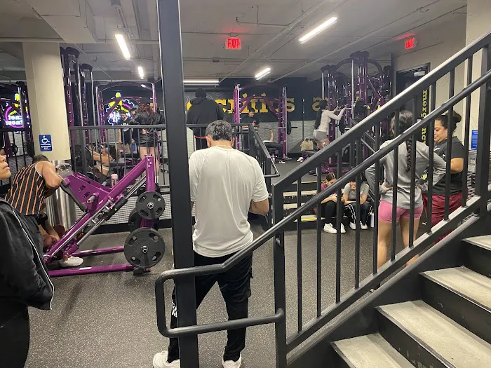 Planet Fitness Picture 5