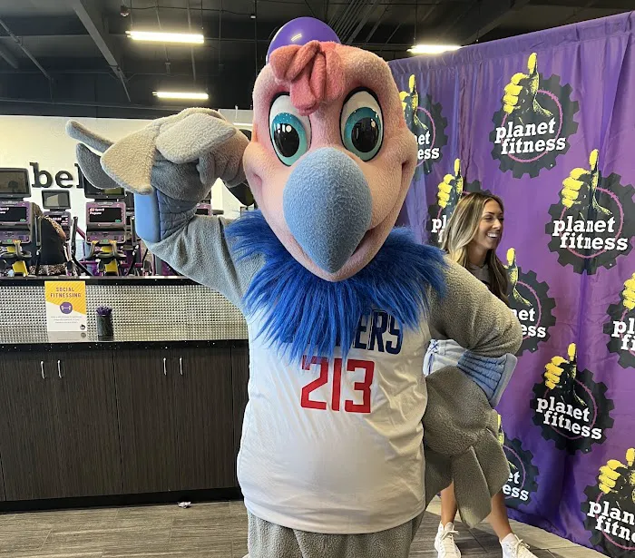 Planet Fitness Picture 9