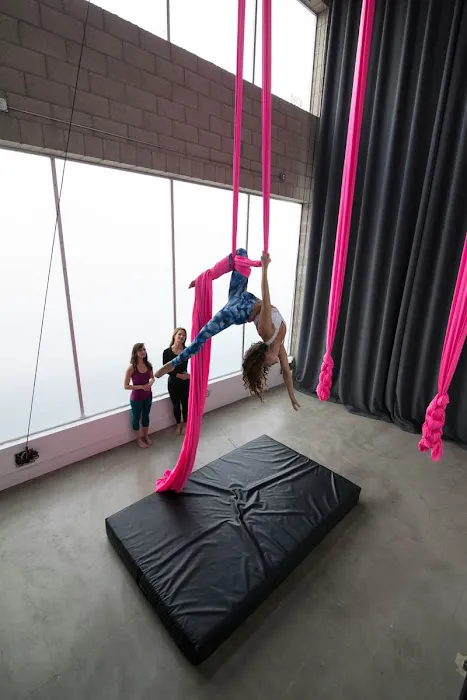 Aerial Physique Picture 2