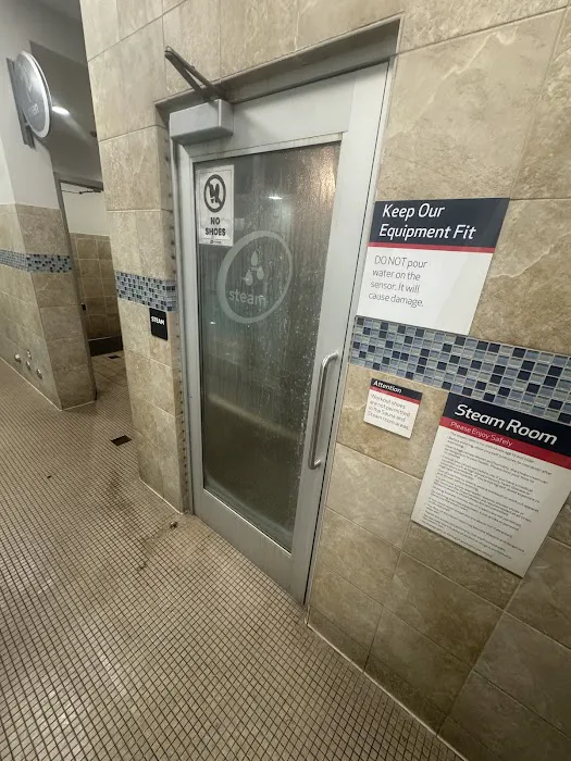 24 Hour Fitness Picture 9