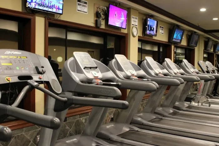 West End Racquet & Health Club Picture 2