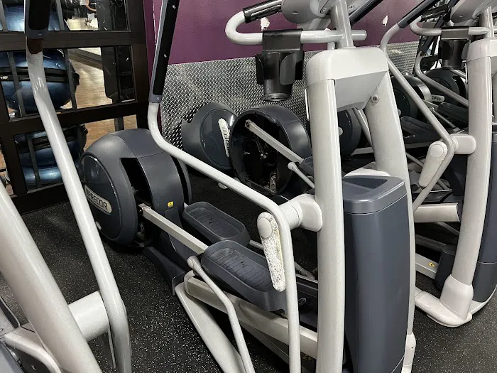 Crunch Fitness - Huntington Beach Picture 5