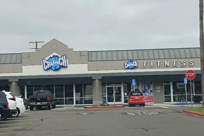 Crunch Fitness - Huntington Beach Picture 1