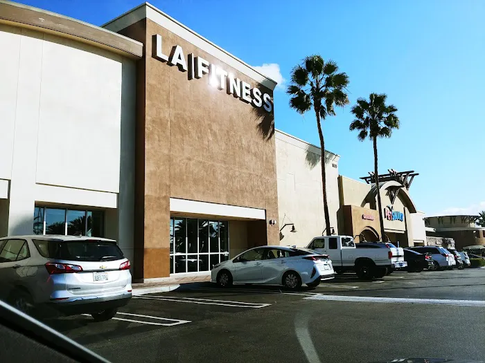 LA Fitness Picture 7