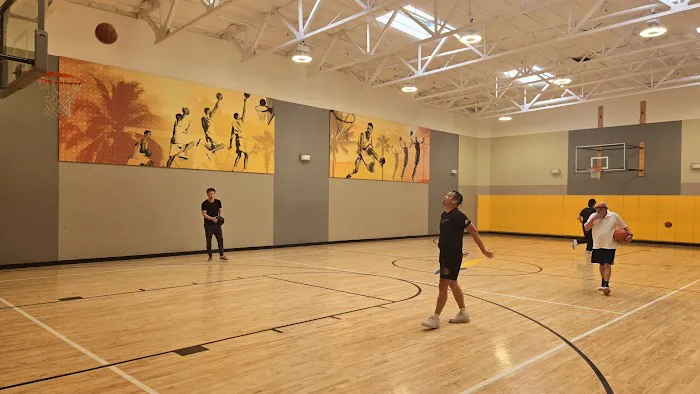 LA Fitness Picture 5