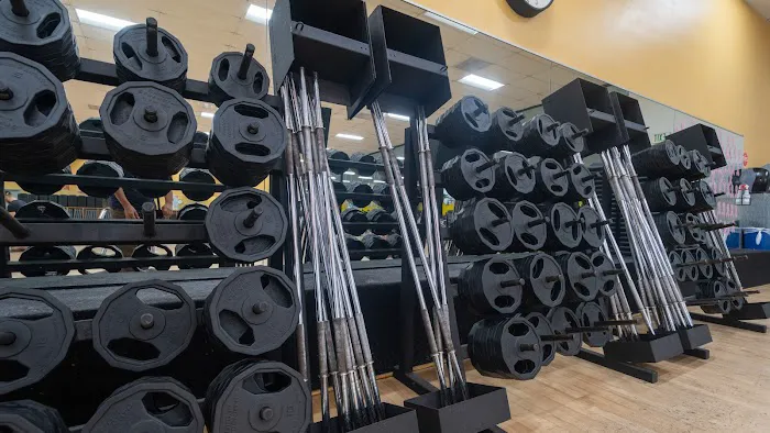 24 Hour Fitness Picture 9