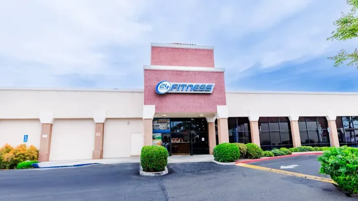 24 Hour Fitness Picture 8