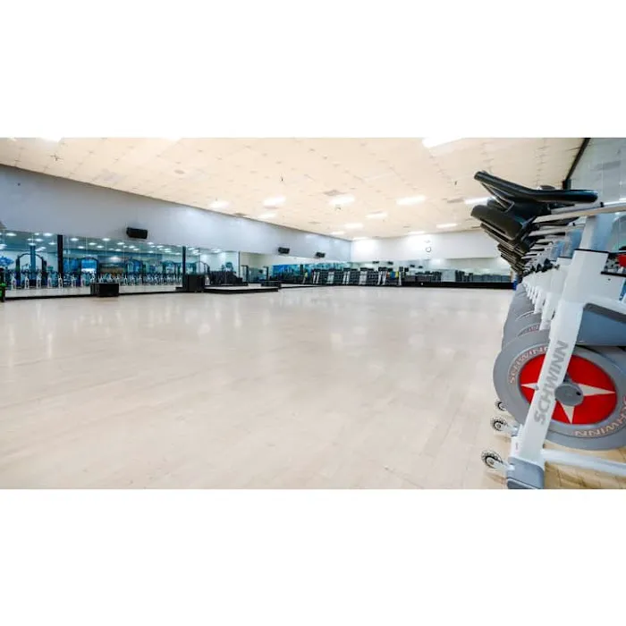 24 Hour Fitness Picture 10