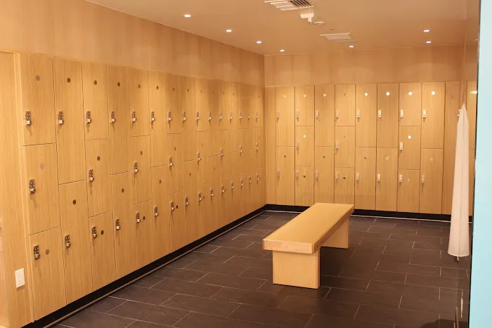 Hot 8 Yoga Picture 3