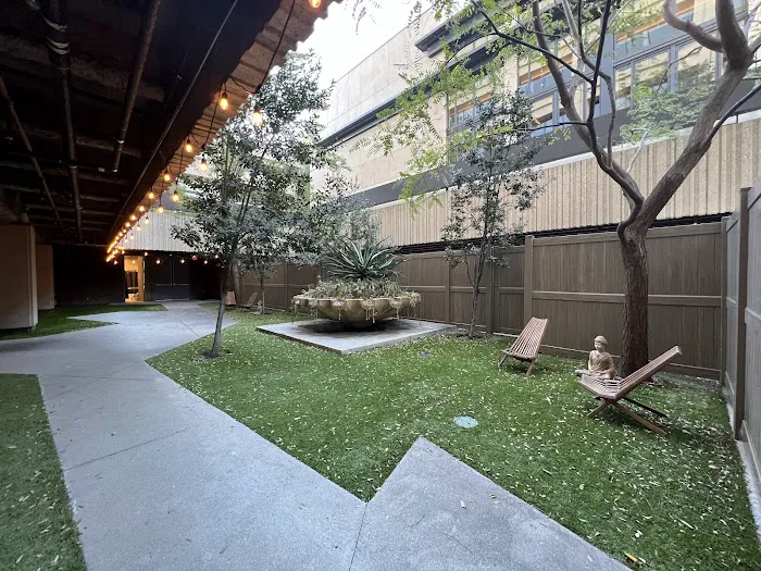 Hot 8 Yoga Picture 2