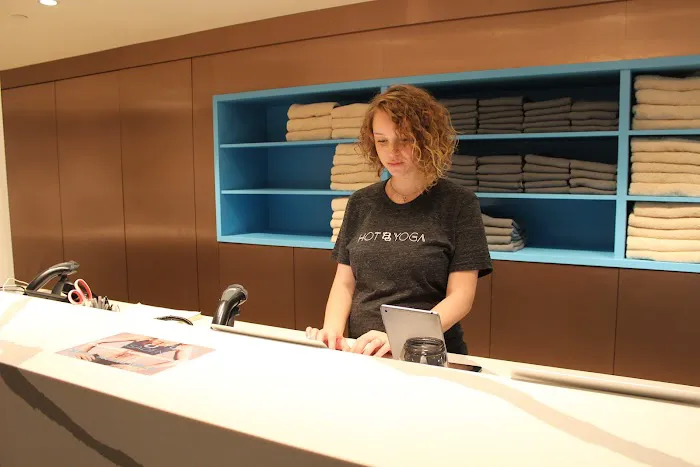 Hot 8 Yoga Picture 1