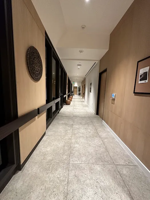 Hot 8 Yoga Picture 6