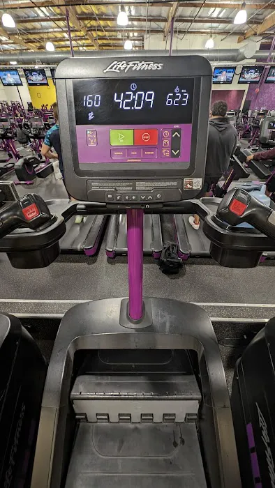 Planet Fitness Picture 9