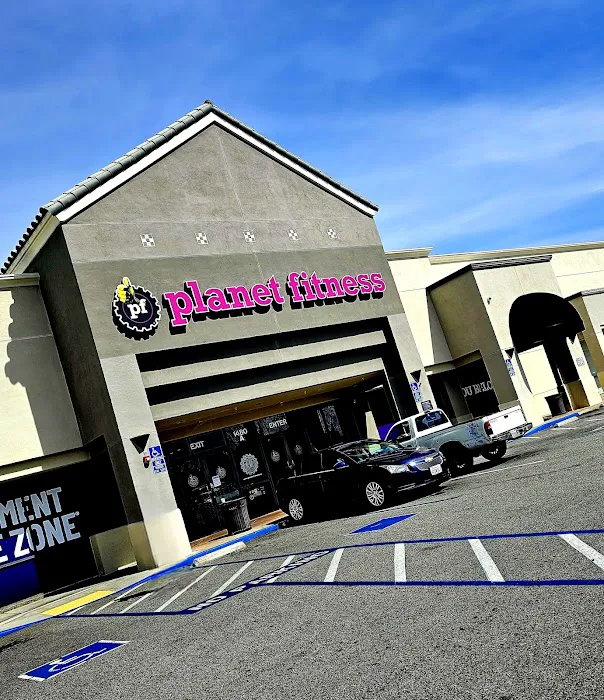 Planet Fitness Picture 6