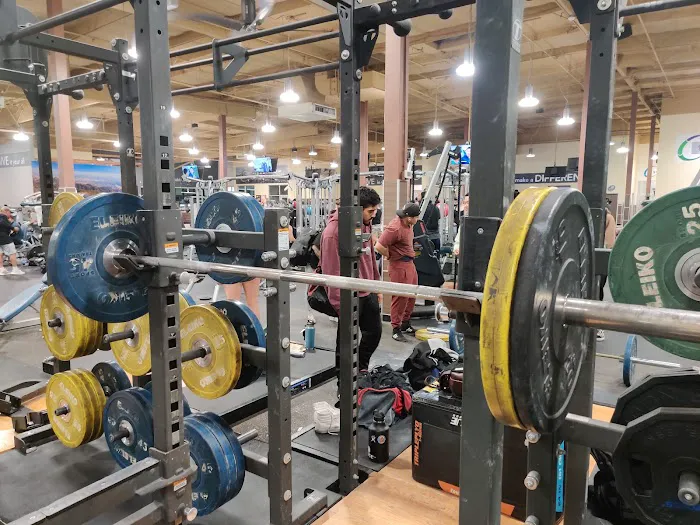 24 Hour Fitness Picture 6