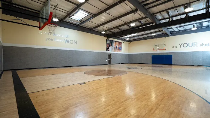 24 Hour Fitness Picture 10