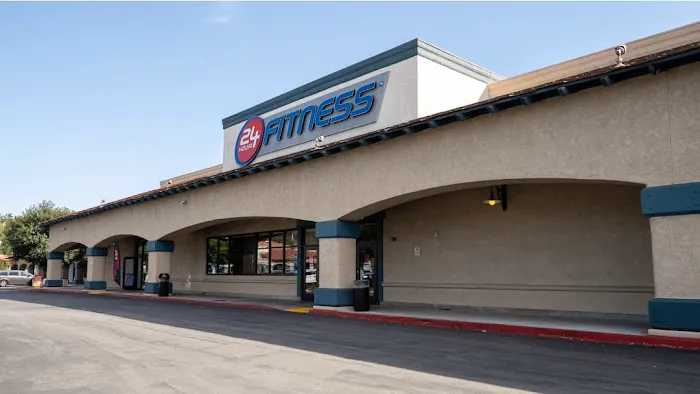 24 Hour Fitness Picture 9