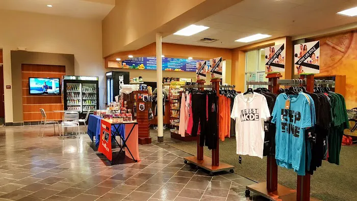 LA Fitness Picture 6