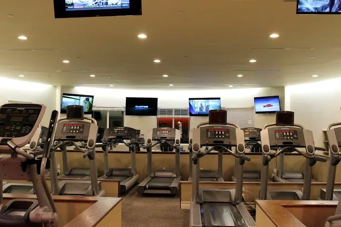 South End Racquet & Health Club Picture 9