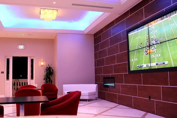 South End Racquet & Health Club Picture 4