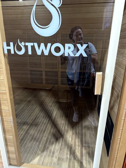 HOTWORX - San Pedro, CA Picture 2