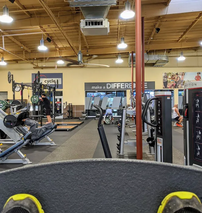 24 Hour Fitness Picture 6