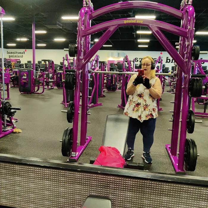 Planet Fitness Picture 9