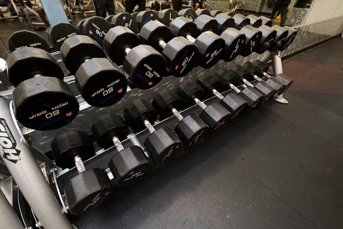 24 Hour Fitness Picture 9